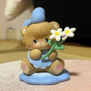 Mikko Illustration Figurine Latte